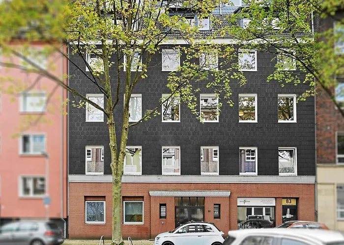 Modern Und Ruhig, Mit Garage & Ps4, Nahe Messe, Rue Und Uniklinik, Voll Ausgestattete Kueche, Bad Mit Dusche Und Badewanne *